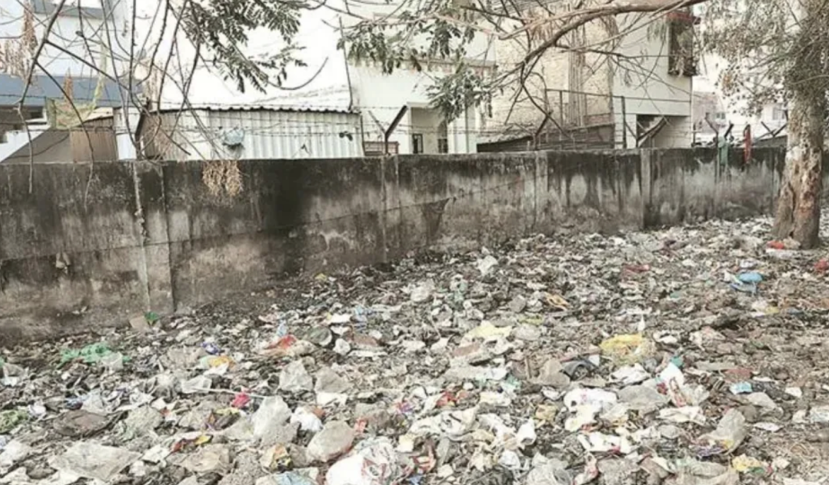 Bengaluru: Vacant plot fine, waste clearance deadline August 15